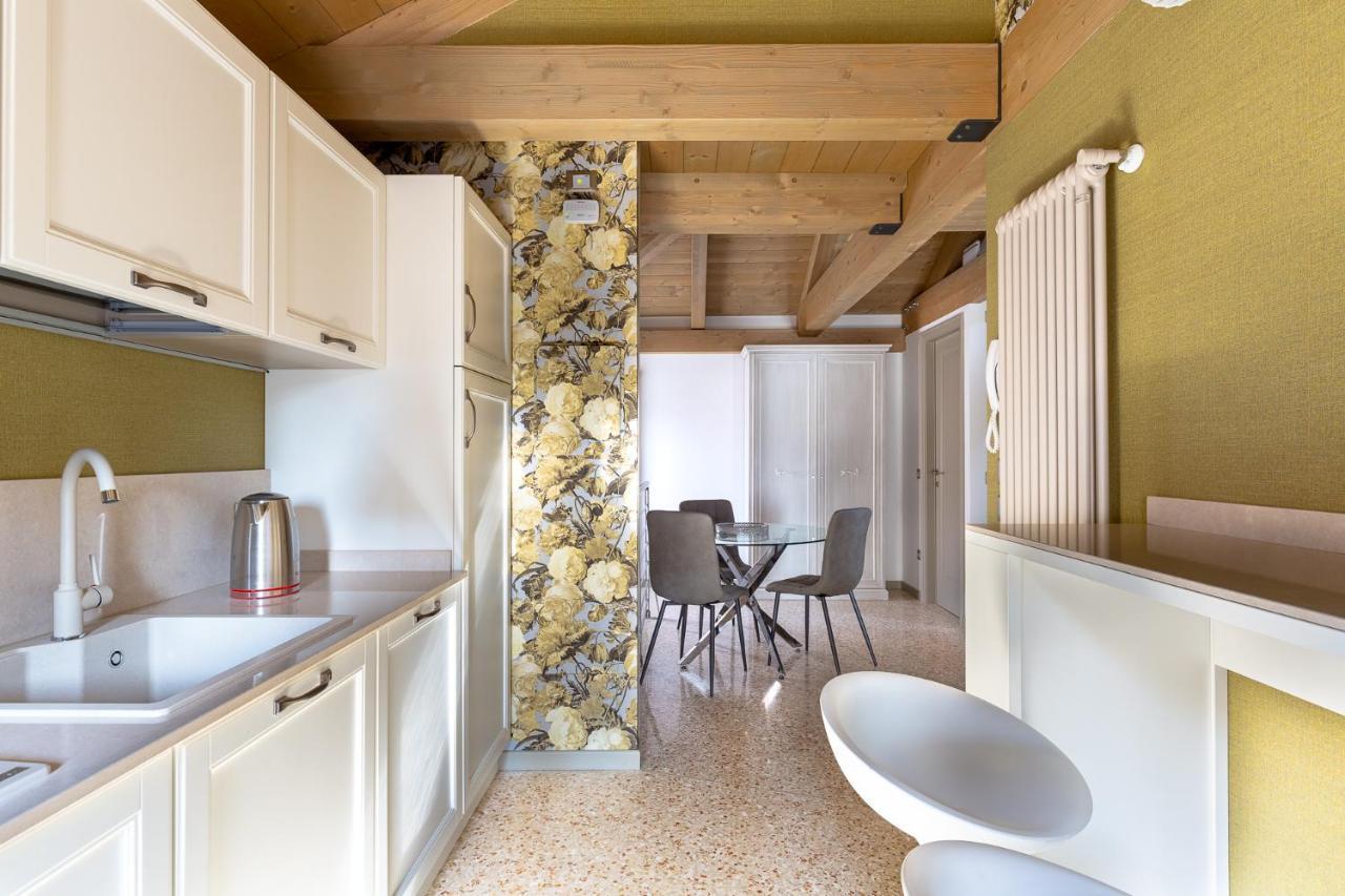 Ca' Cappello Venice Apartment 2 With Canal View Exteriör bild