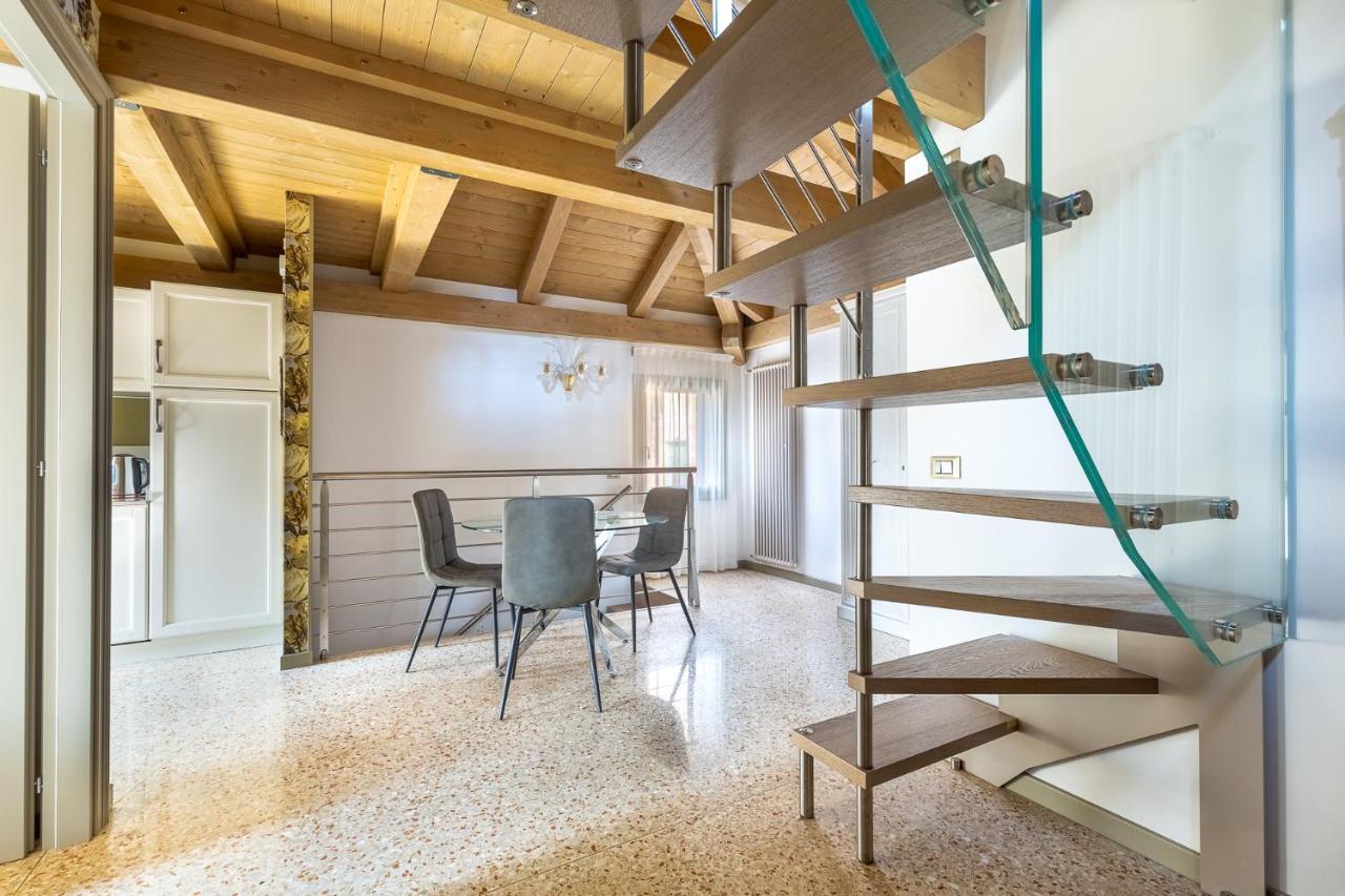 Ca' Cappello Venice Apartment 2 With Canal View Exteriör bild